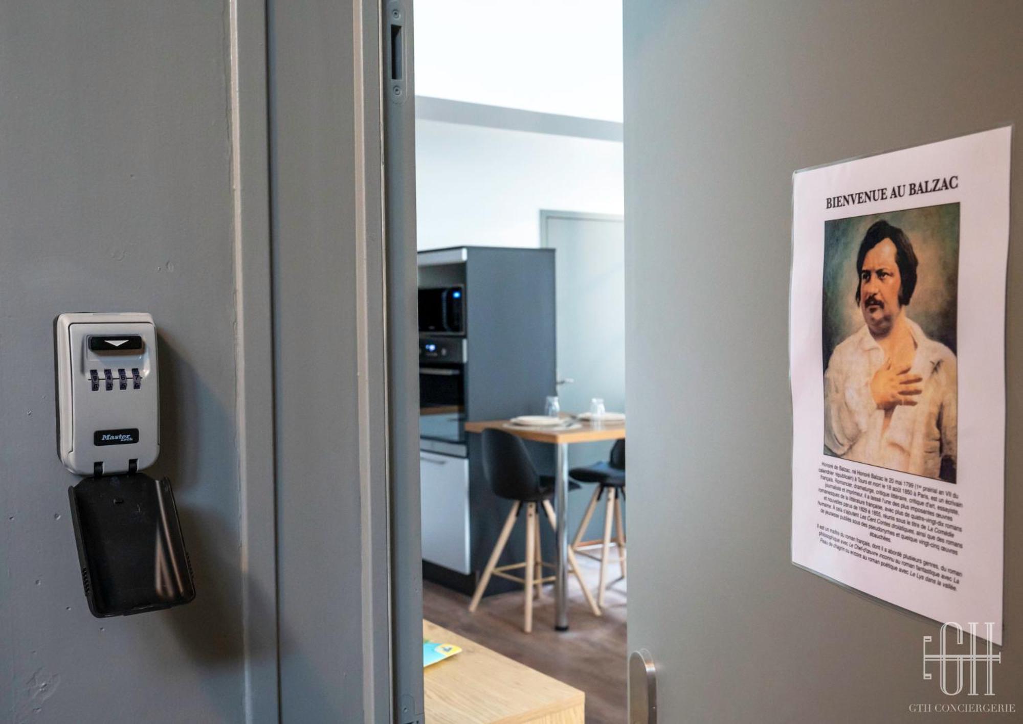 Le Balzac / Colbert - Bord De Loire Apartment